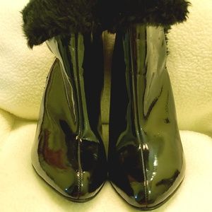 Colin Stuart Black Shiny Ankle Boot with Fur 7.5